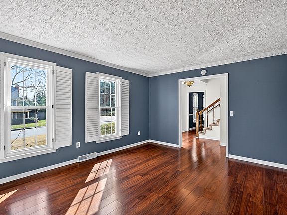 5th image of 100 Terrence Ct