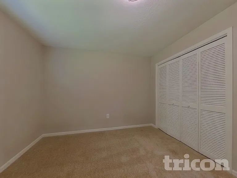 5913 Fall River Dr — Photo 10