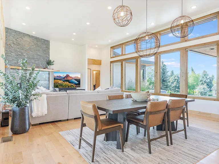 229 Arbour Dr E — Photo 18