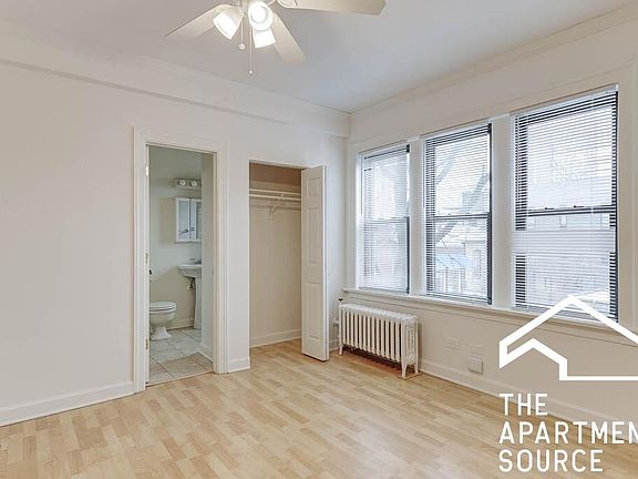 3rd image of 1942 N Lincoln Ave #409