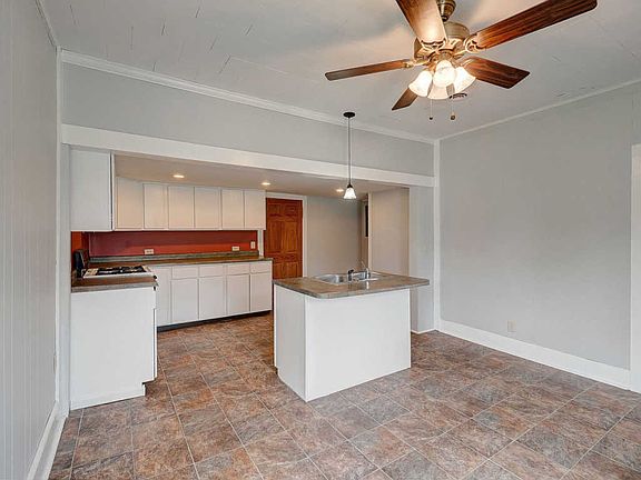 4th image of 101 W Lincoln Dr