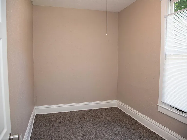 285 Cardiff St — Photo 20