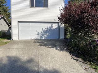 17305 Blueberry Dr, Brookings, OR 97415