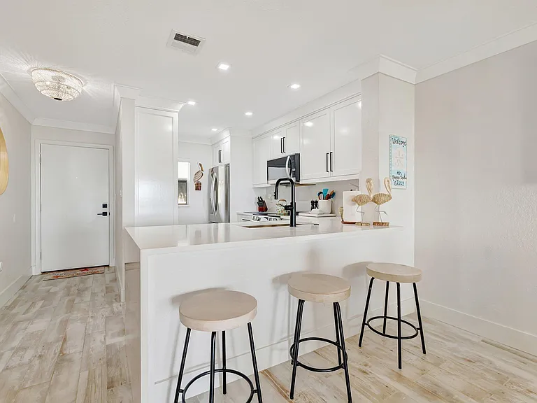 7420 S Ocean Dr #215 — Photo 5