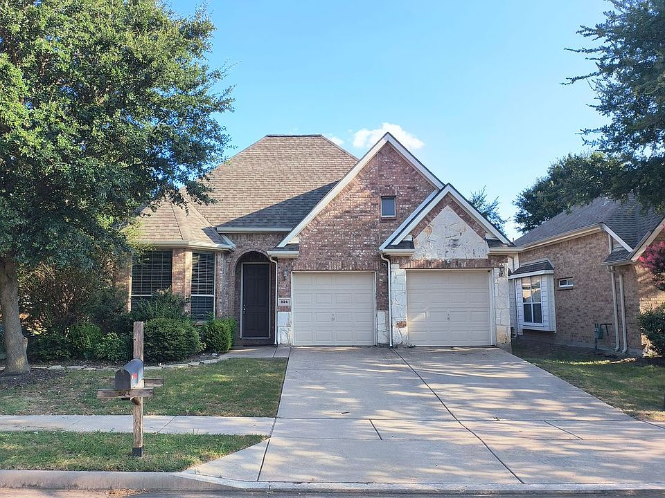 1st image of 824 Lake Grove Dr