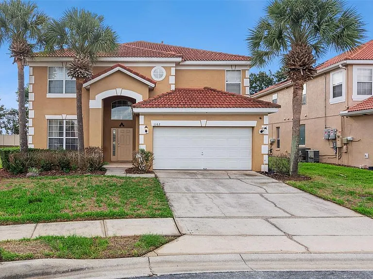 1162 Solana Cir — Photo 1