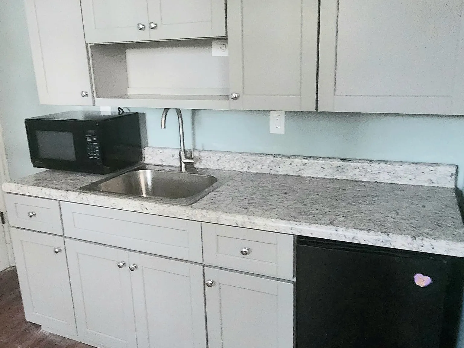5 bed, $1,100 — Photo 2