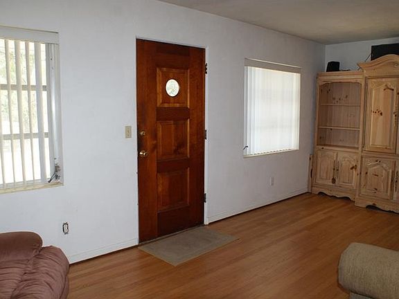 2nd image of 608 S Montgomery Ave