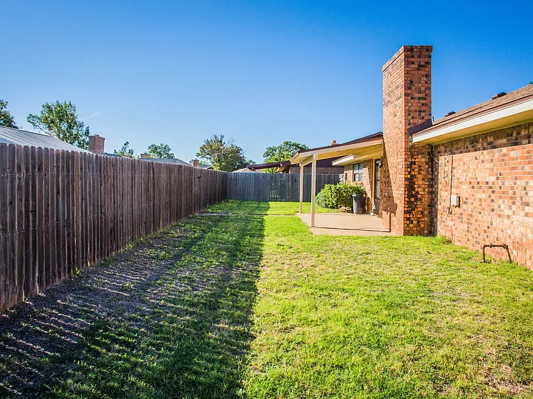 3401 Essex Ave — Photo 36