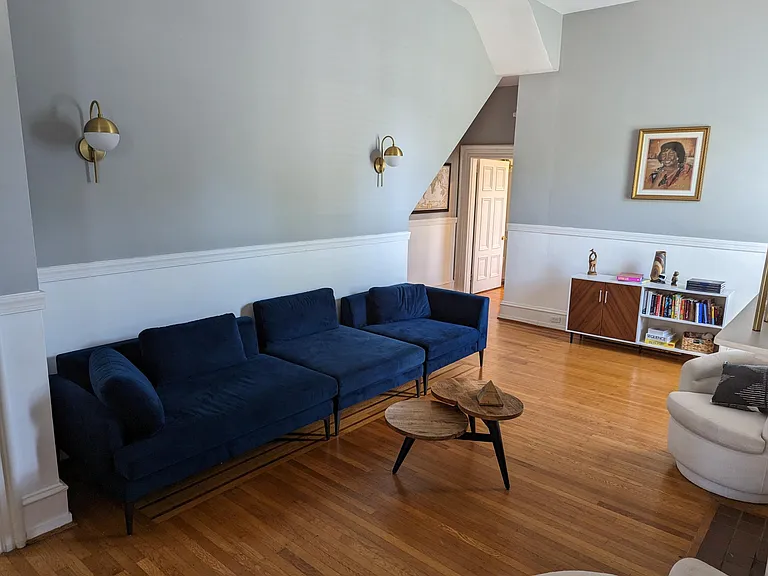3504 Ainslie St — Photo 6