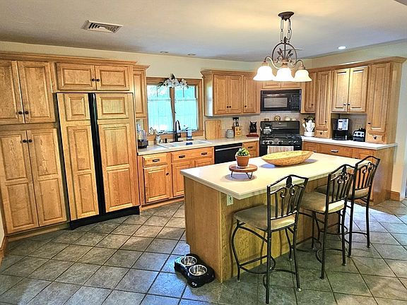 2nd image of 278 Hixville Rd