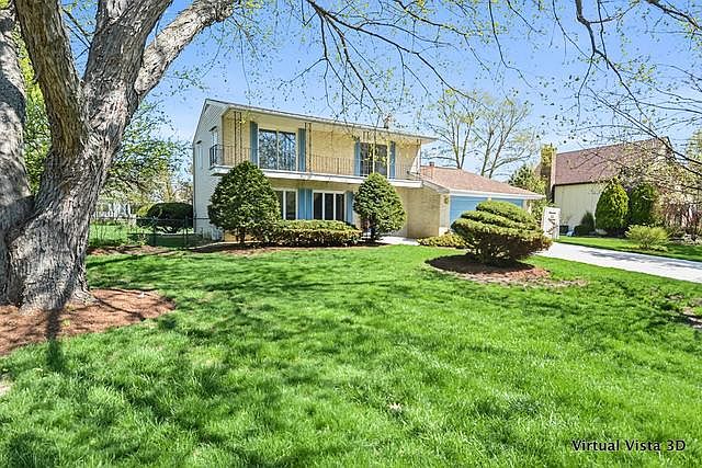 1st image of 21W740 Dorchester Ct