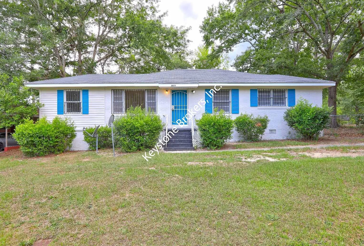 3 bed, 1.0 bath, 962 sqft, $995 — Photo 1