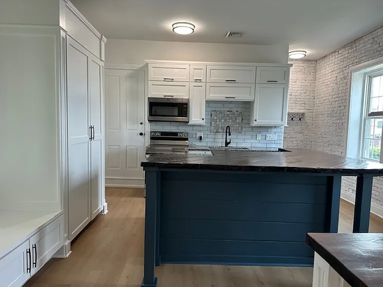 414 E Main St #2 — Photo 3