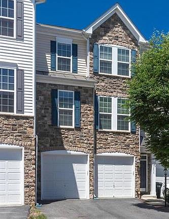 2nd image of 42436 Great Heron Sq