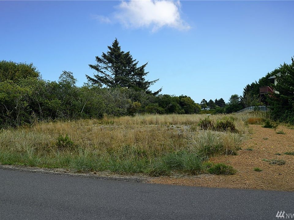 2nd image of 305 N Razor Clam Dr SW
