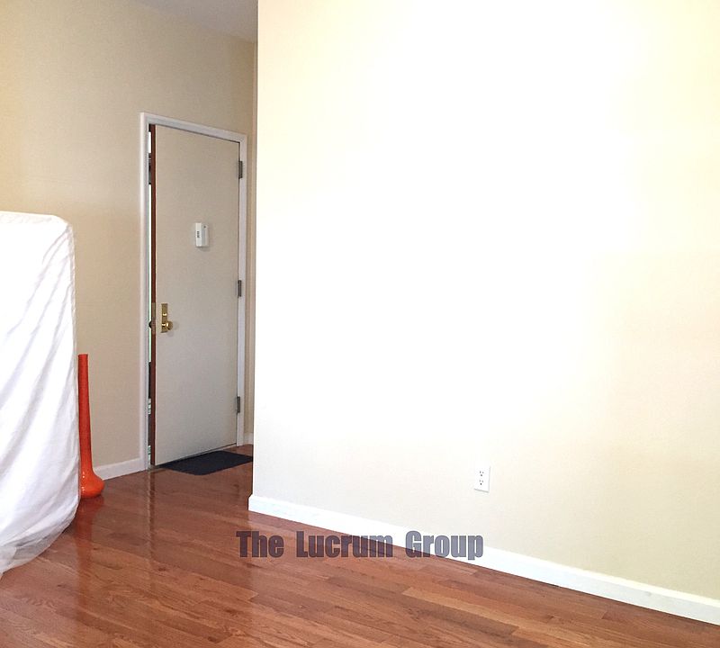 1st image of 260 19th St APT 5