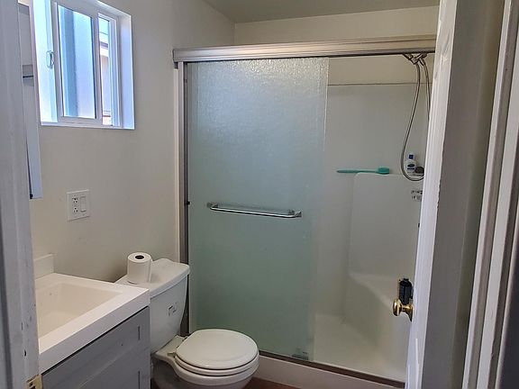 3rd image of 1417 Kewen St