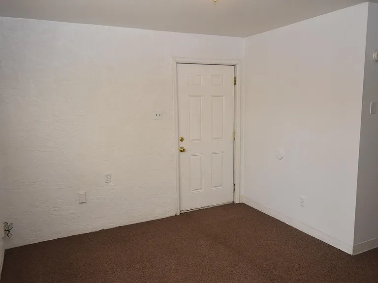1133 Valley Manor Ct #B — Photo 15
