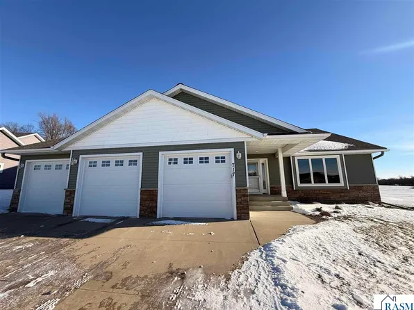 717 Maple Ln, Eagle Lake, MN 56024