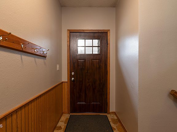 5th image of 12 Stanley Dr