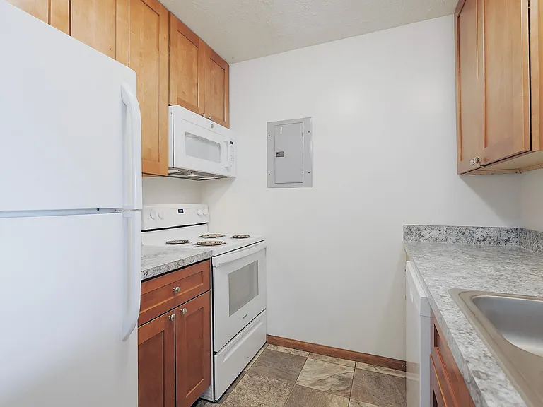 2221 S Street — Photo 52