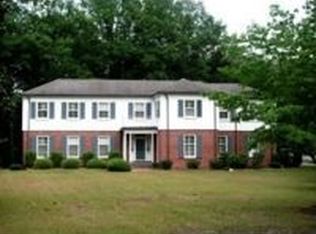 2905 S Memorial Dr, Greenville, NC 27834