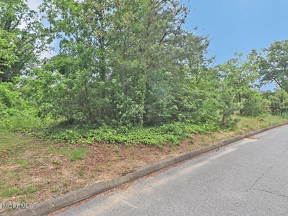 5th image of 1600 Lawrence Avenue
