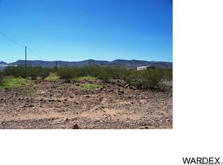 4501 N Drake Rd, Golden Valley, AZ 86413