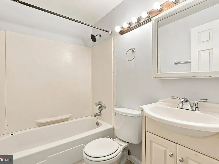 7138 Talisman Ln — Photo 15