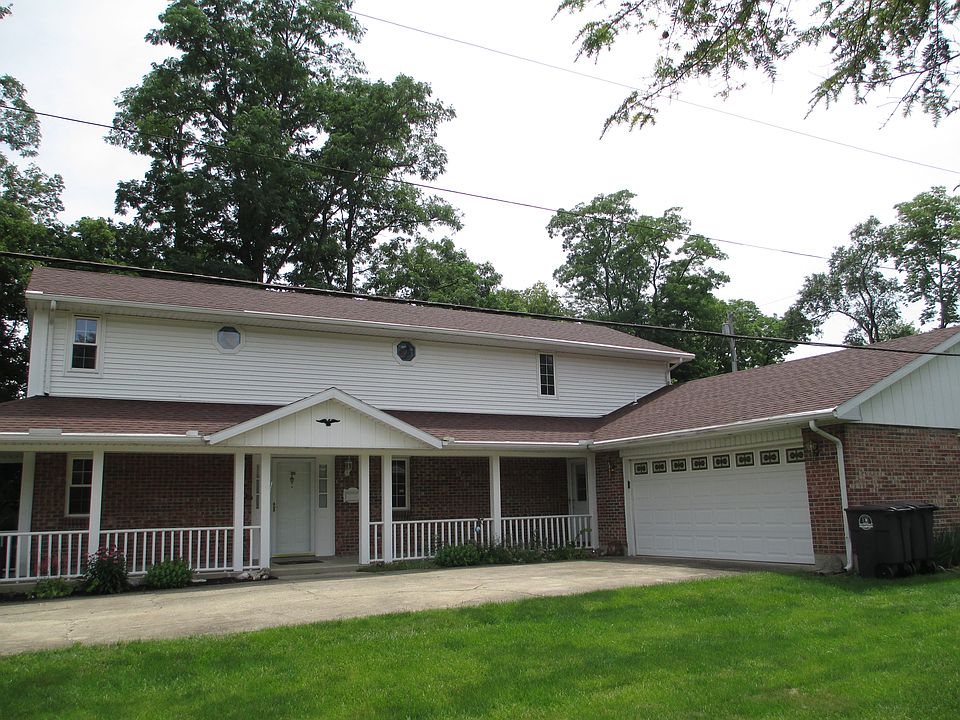 1st image of 406 Bridle Ln S