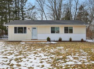 439 Rose St, Pinckney, MI 48169