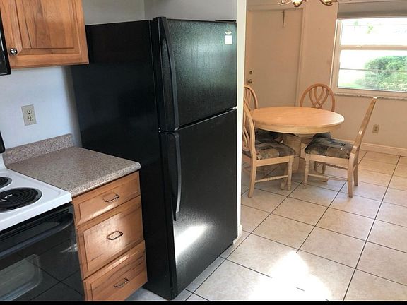 2nd image of 41 Woodland Dr APT 103