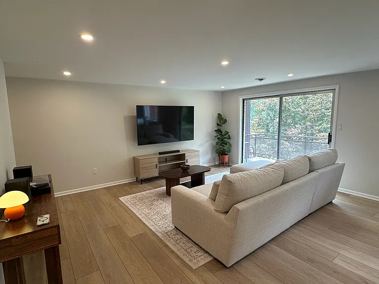 10440 Rockville Pike #302 — Photo 2