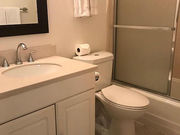 1BR Unit Bath Room