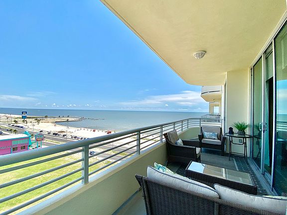2nd image of 2060 Beach Blvd