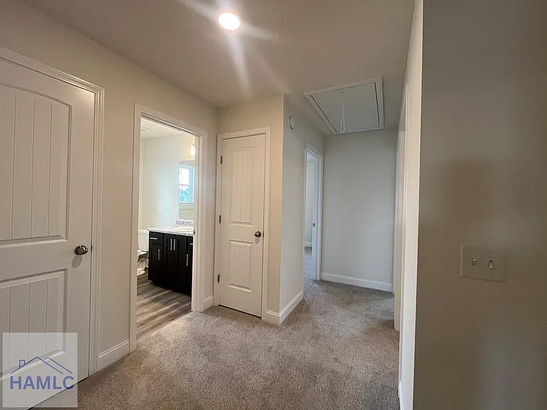 100 Centennial Ct — Photo 8