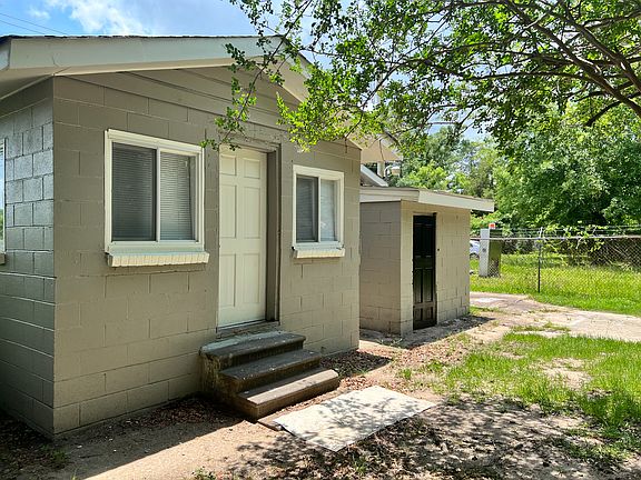 3rd image of 1902 1st Ave