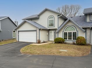 2617 Tuxedo Ln NW, Rochester, MN 55901