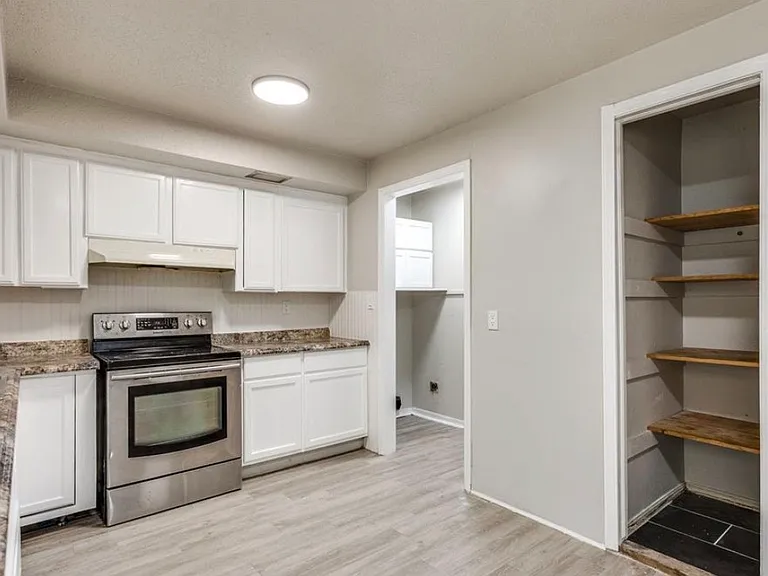 2908 SW 62nd St — Photo 15