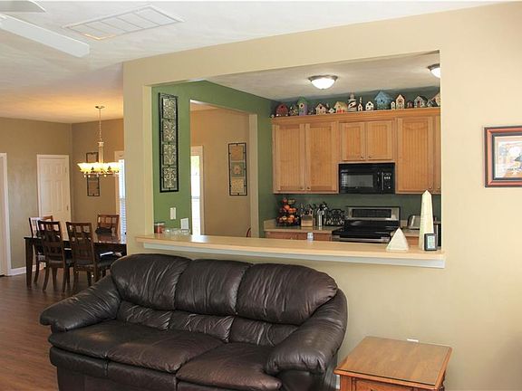 5th image of 1009 Lindale Dr