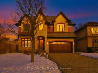 77 Tamworth Rd, Toronto, ON M2N 2N8