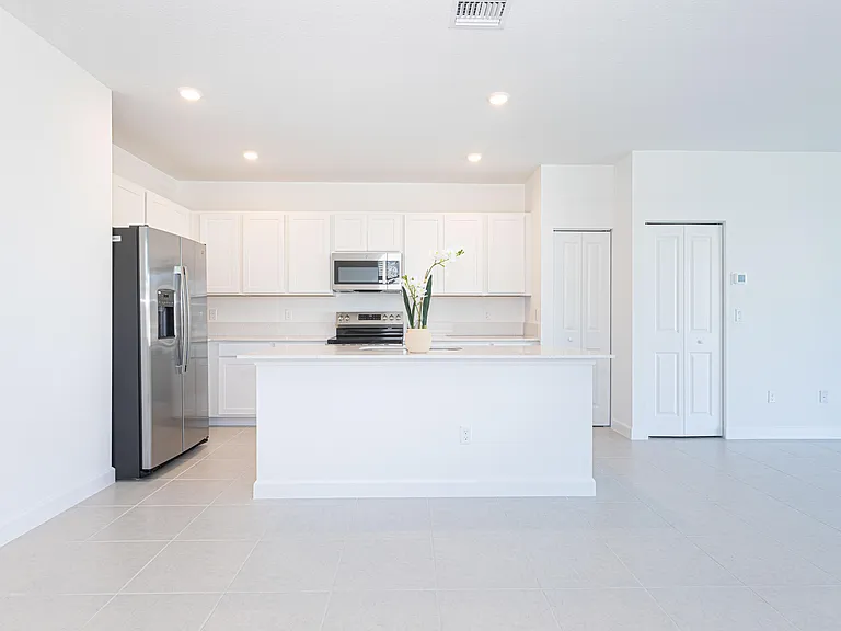 503 SE Rivergrass St — Photo 15