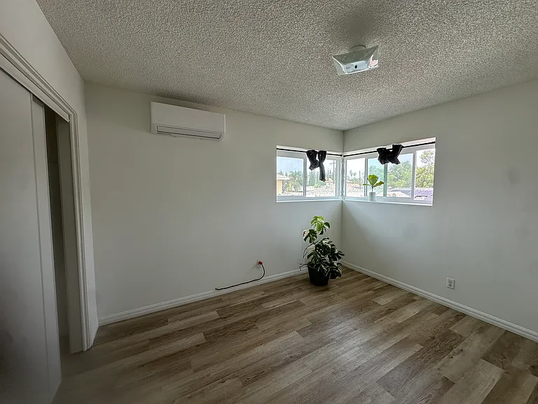 8416 1/2 Mission Dr — Photo 8