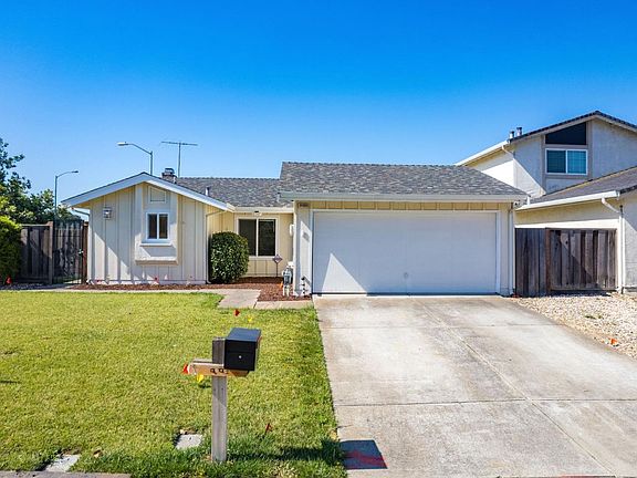 3rd image of 34999 Skylark Dr