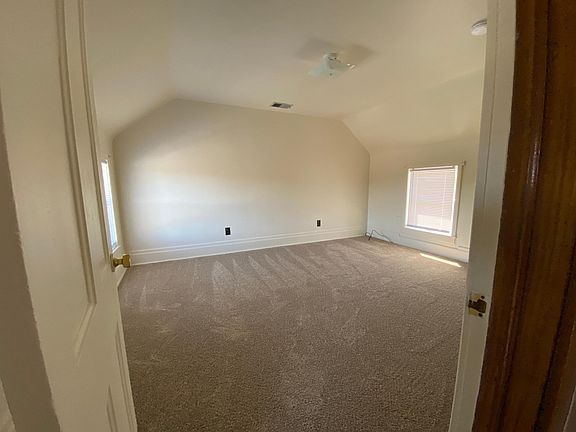 5th image of 463 Harner St
