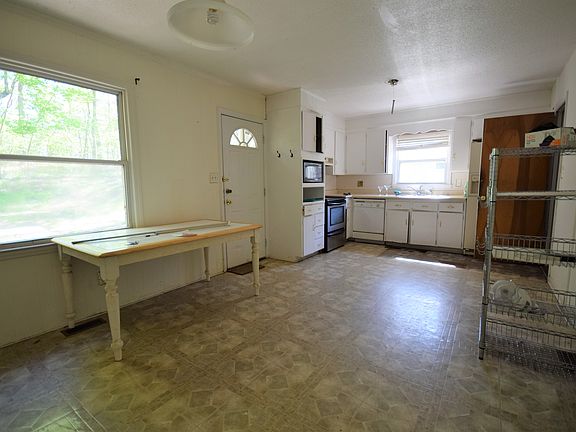 4th image of 559 Crocus Ct