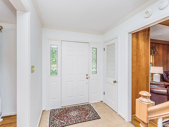 3rd image of 535 W 77th St N