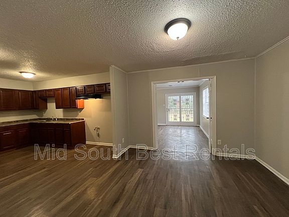 4th image of 3213 Harvester Ln