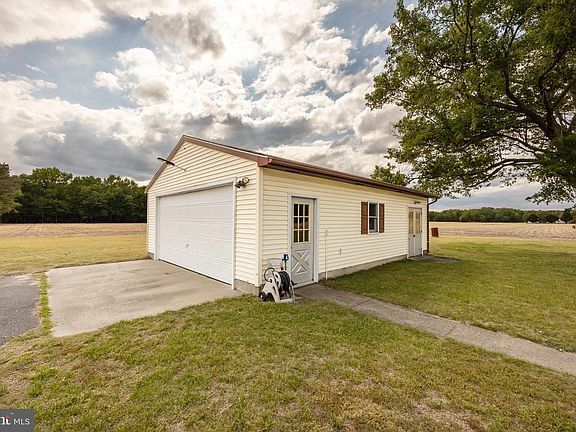 5th image of 4258 Smith Rd